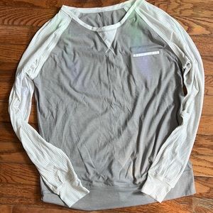 Lululemon light weight work out long sleeve